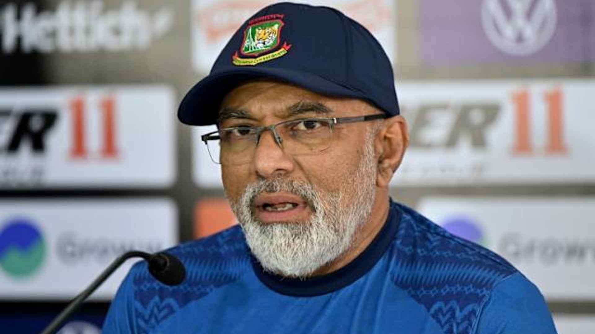 জীবন হারানোর ভয়ে বাংলাদেশ ছেড়েছিলেন হাথুরুসিংহে